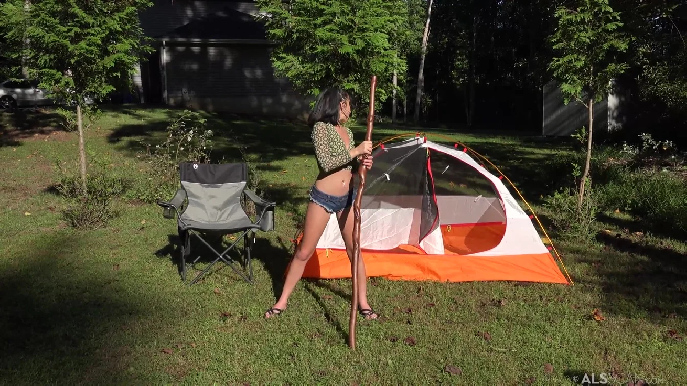 Aria Valencia Happy Camper BTS XXX